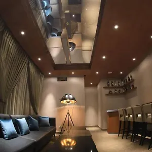 Hotel Elgel And, Nefas Silk